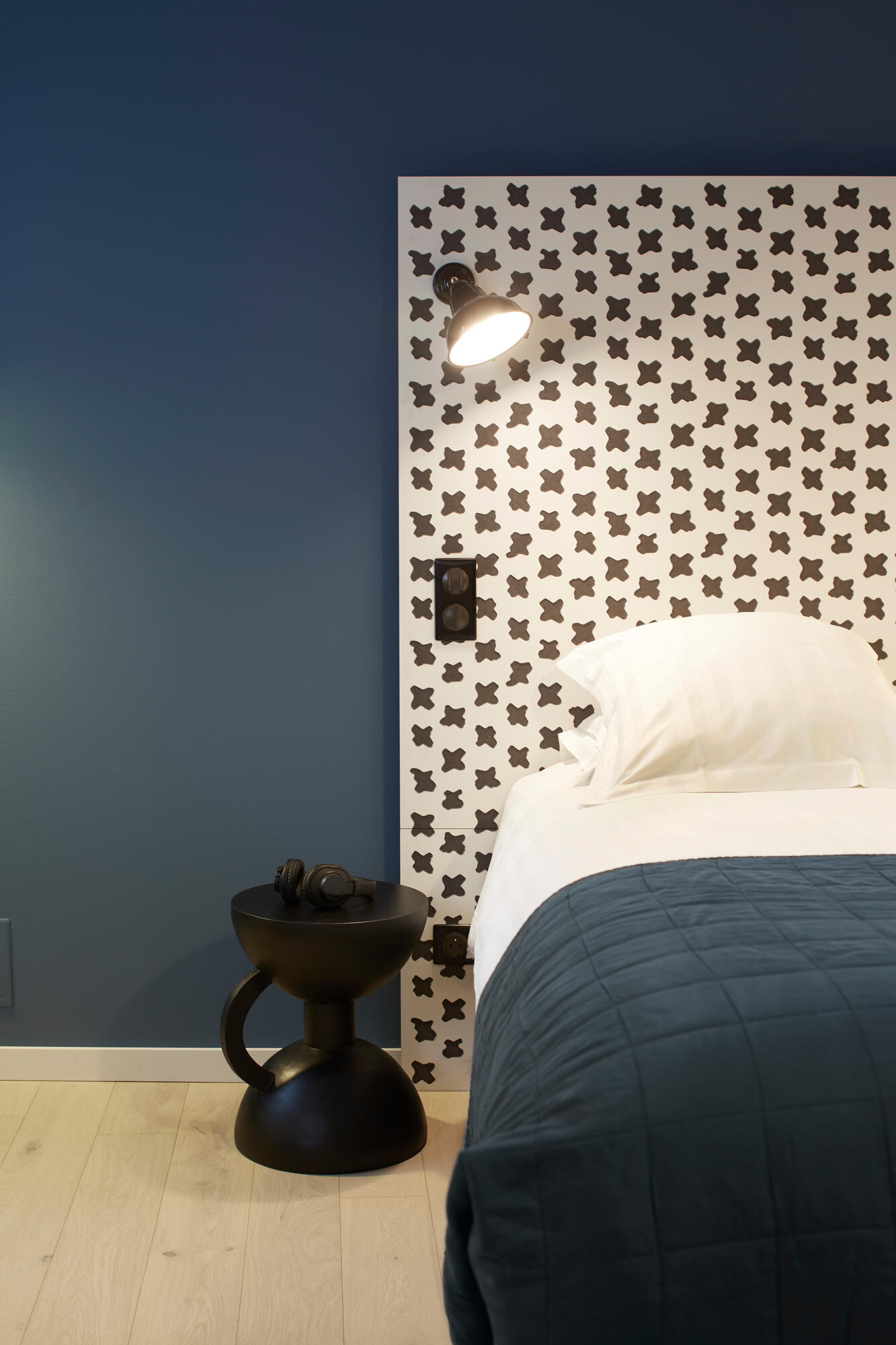 Chambre-bleue-BOMA-Hotel