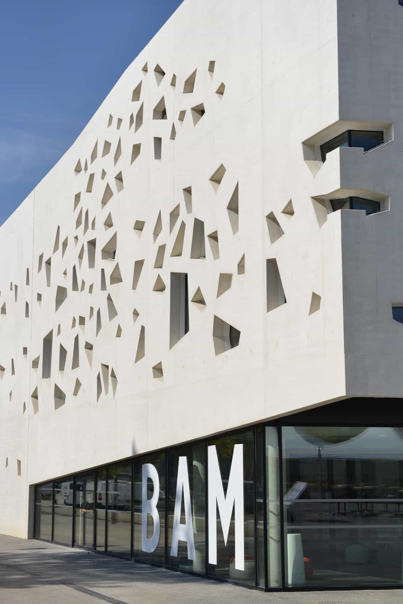 Facade-exterieure-de-la-Boite-a-Musique